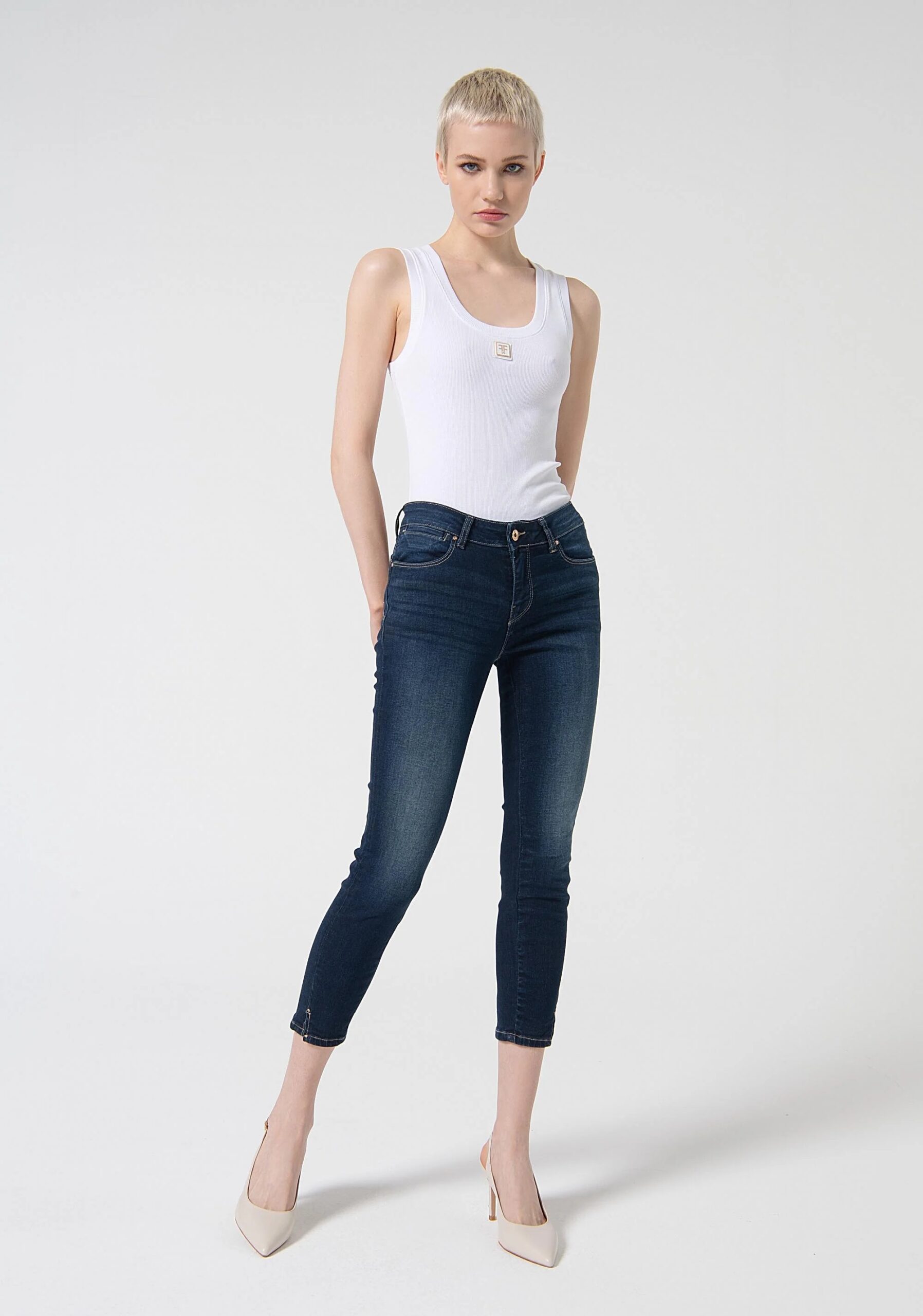 FP000V9002D40101-117