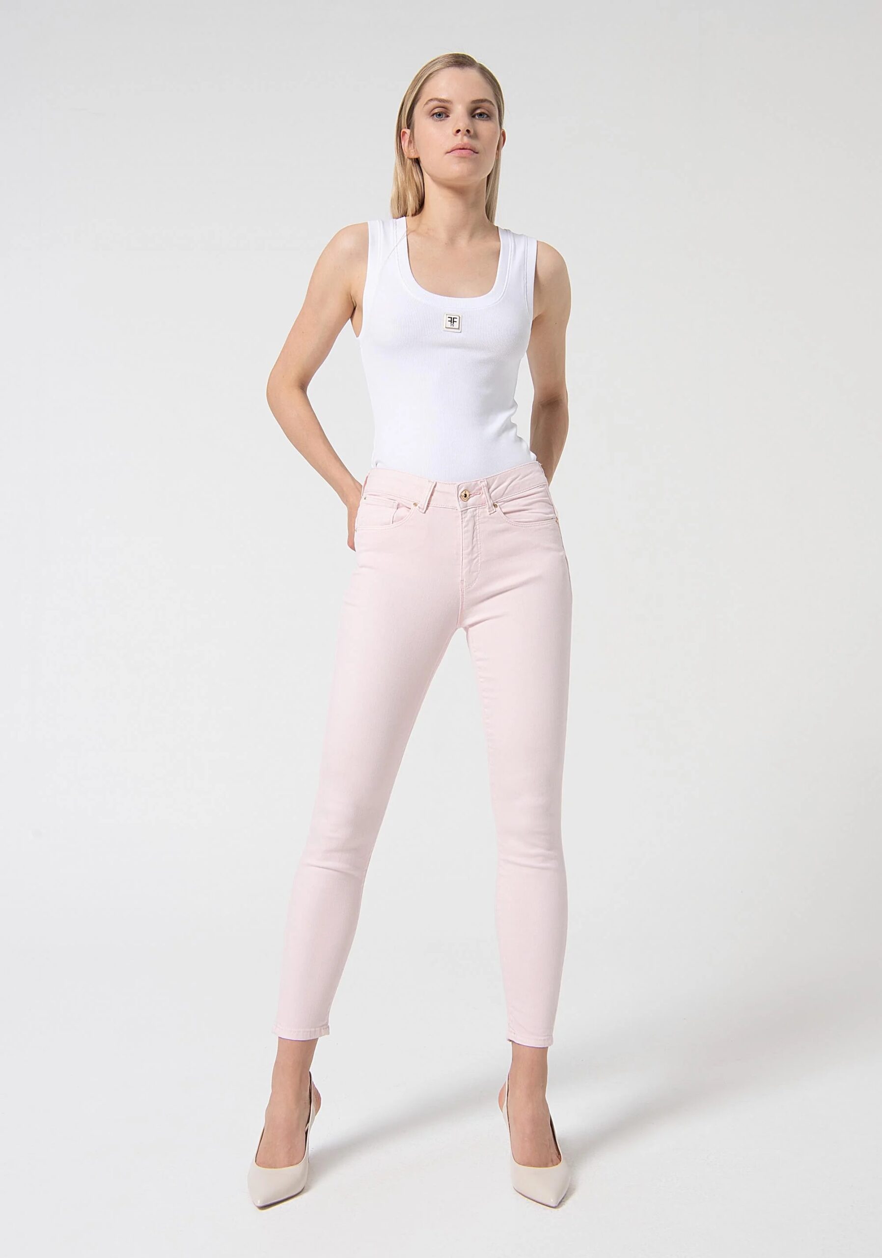 FP24SV8000W61501-238