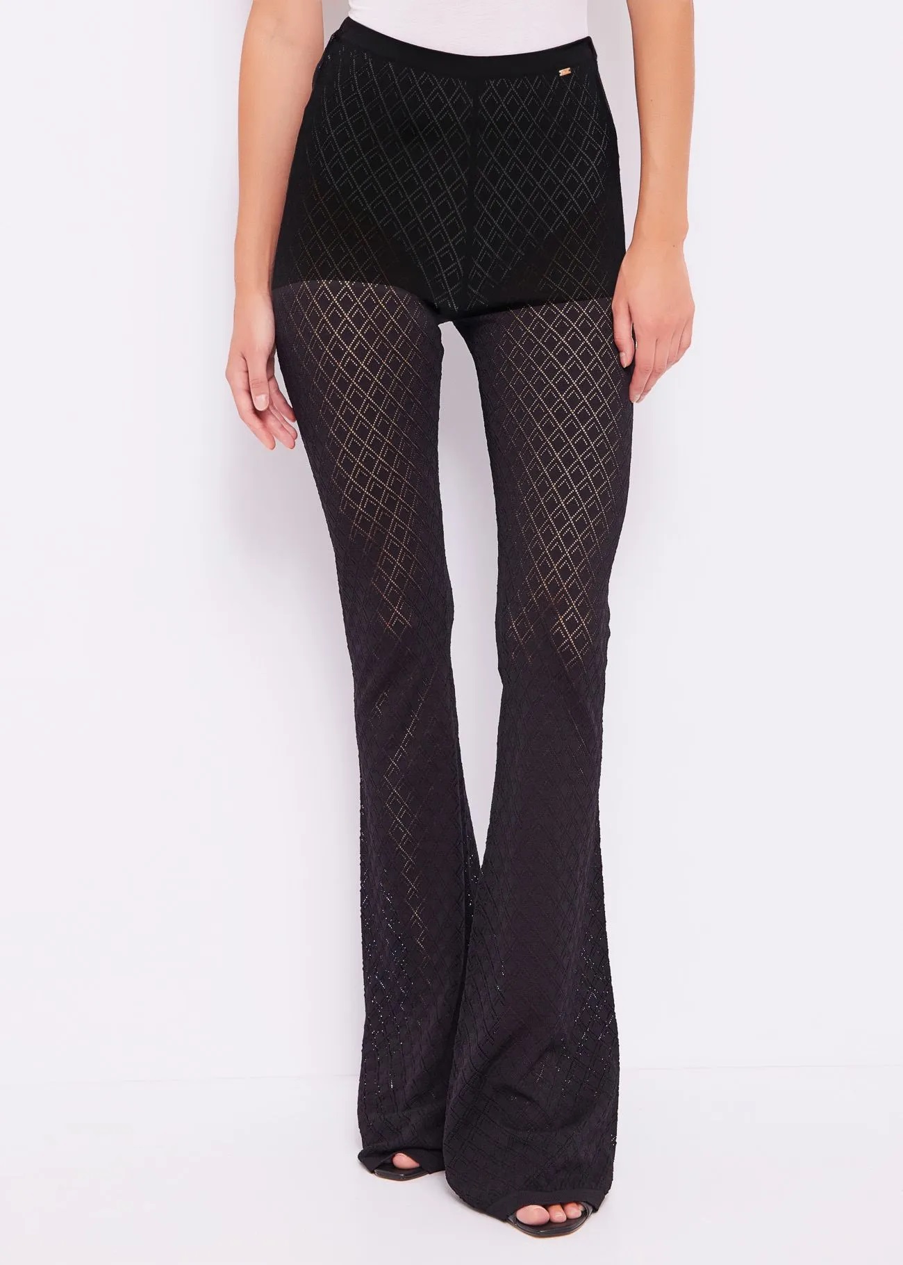 242_411FD23001_2001-P01